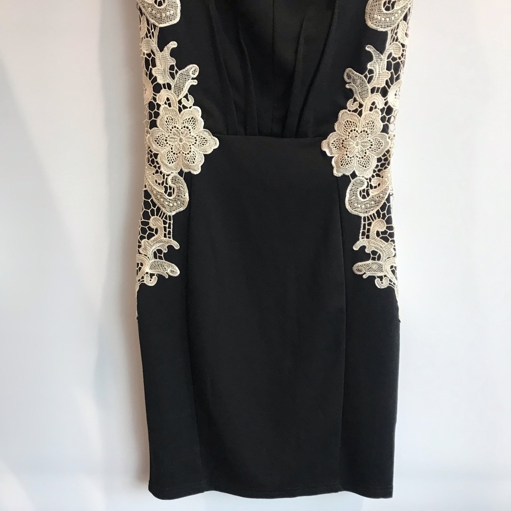 BLACK APPLIQUE DRESS - Picture 4 of 5